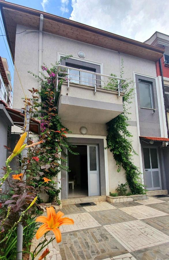 A Cheerful Villa With Free Parking Space Тирана Экстерьер фото